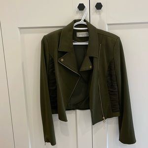 Green casual jacket